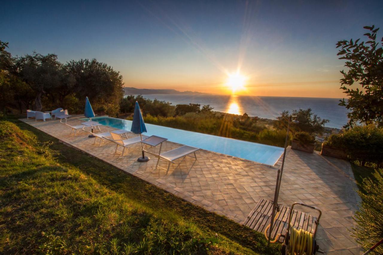 Villa Laura Capo dʼOrlando Zewnętrze zdjęcie